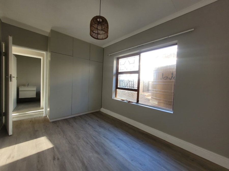 To Let 3 Bedroom Property for Rent in Wavecrest Eastern Cape